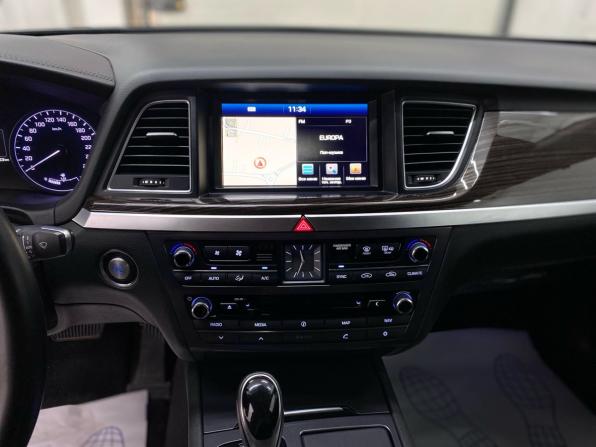 Hyundai Genesis II с пробегом 2015 года, цена 1 980 000 рублей, 188763 км, седан, Автокод Объявления