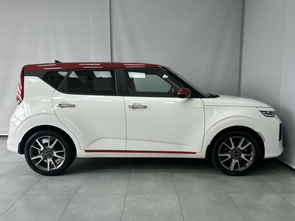 Kia Soul III Рестайлинг с пробегом 2022 года, цена 2 275 000 рублей, 49730 км, хэтчбек, Автокод Объявления