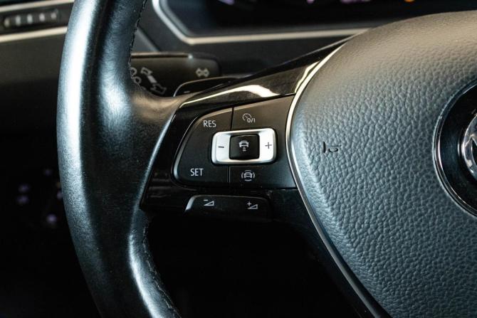 Volkswagen Tiguan II с пробегом 2018 года, цена 2 499 000 рублей, 201219 км, внедорожник, Автокод Объявления