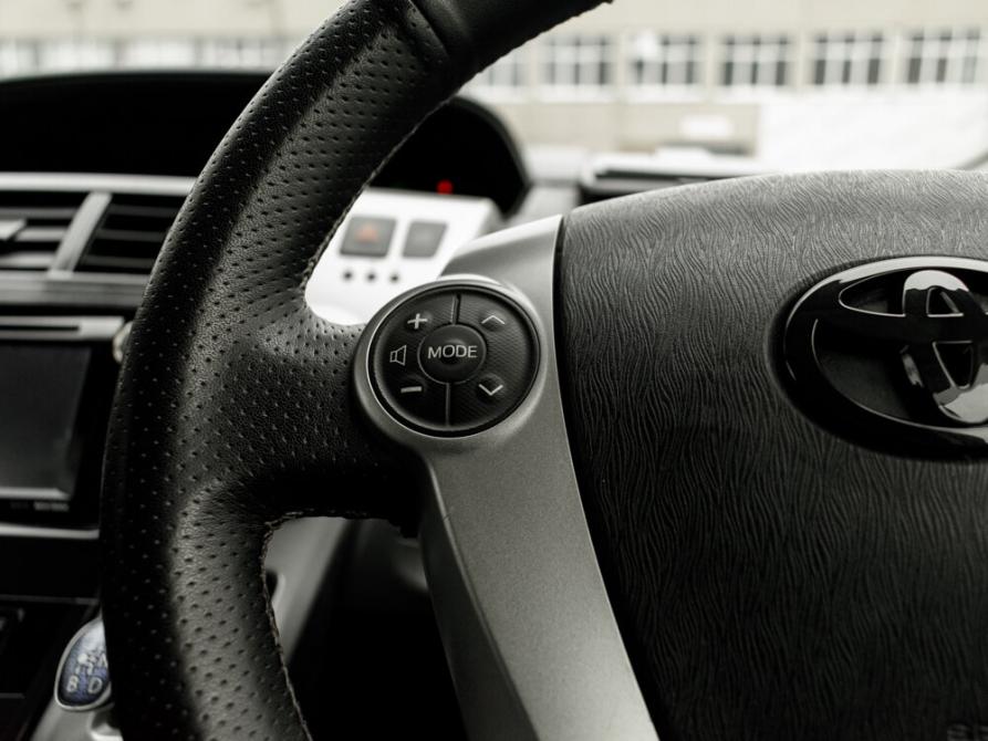 Toyota Prius Alpha I (ZVW40/41) Екатеринбург  - изображение 14
