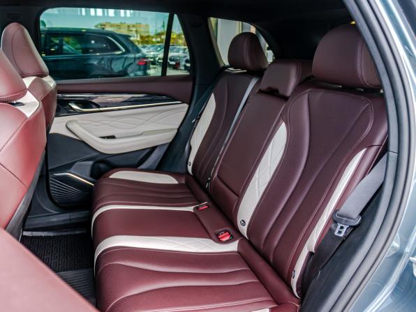 Geely Monjaro I с пробегом 2023 года, цена 2 600 000 рублей, 133727 км, внедорожник, Автокод Объявления