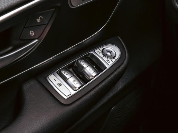 Mercedes-Benz V-Класс III (W447) Рестайлинг с пробегом 2019 года, цена 4 999 000 рублей, 142704 км, минивэн, Автокод Объявления