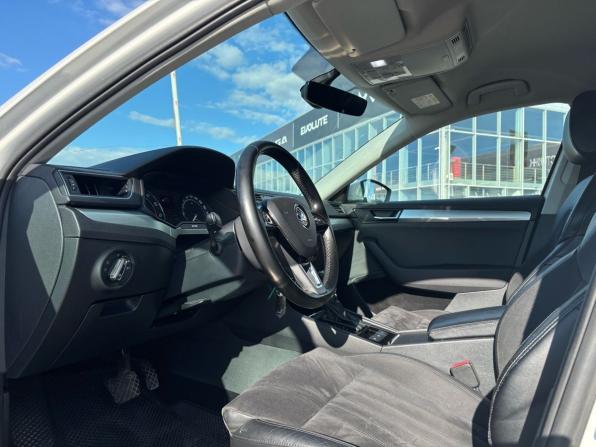 Skoda Superb III с пробегом 2016 года, цена 1 766 000 рублей, 190000 км, лифтбек, Автокод Объявления