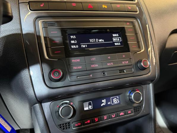 Volkswagen Polo V Рестайлинг с пробегом 2019 года, цена 1 399 000 рублей, 112273 км, седан, Автокод Объявления