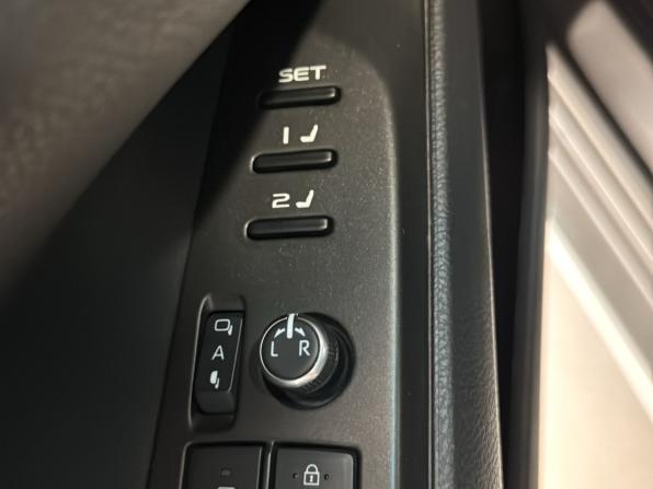 Toyota Camry VIII (XV70) Рестайлинг с пробегом 2022 года, цена 3 170 000 рублей, 33110 км, седан, Автокод Объявления