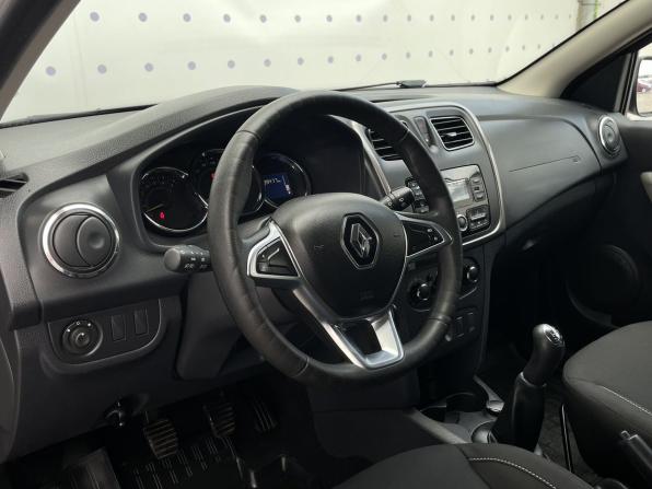 Renault Sandero II с пробегом 2018 года, цена 1 090 000 рублей, 139267 км, хэтчбек, Автокод Объявления