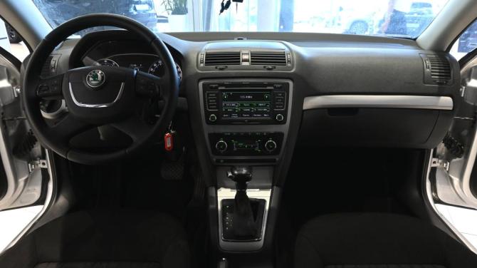 Skoda Octavia II (A5) Рестайлинг с пробегом 2012 года, цена 695 000 рублей, 291871 км, лифтбек, Автокод Объявления
