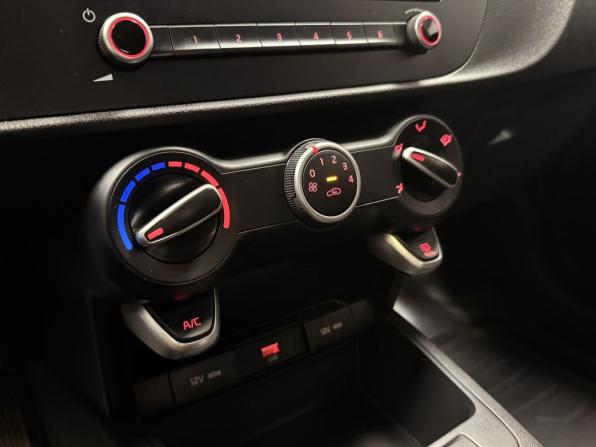 Kia Rio IV Рестайлинг с пробегом 2020 года, цена 1 750 000 рублей, 85740 км, хэтчбек, Автокод Объявления