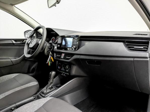 Skoda Rapid II с пробегом 2021 года, цена 1 679 000 рублей, 69993 км, лифтбек, Автокод Объявления