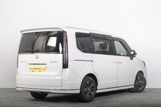 Honda Stepwgn VI с пробегом 2022 года, цена 3 499 000 рублей, 17000 км, минивэн, Автокод Объявления