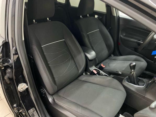 Ford Fiesta Mk6 Рестайлинг с пробегом 2015 года, цена 870 000 рублей, 98459 км, седан, Автокод Объявления