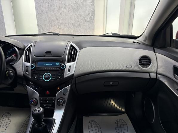 Chevrolet Cruze I Рестайлинг с пробегом 2013 года, цена 995 000 рублей, 96170 км, универсал, Автокод Объявления