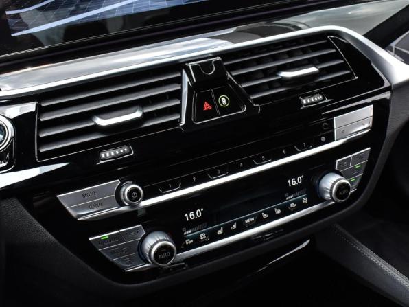 BMW 5 серии VII (G30/G31/G38) Рестайлинг с пробегом 2021 года, цена 5 830 000 рублей, 43538 км, седан, Автокод Объявления