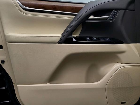 Lexus LX III Рестайлинг 2 с пробегом 2020 года, цена 10 189 000 рублей, 71484 км, внедорожник, Автокод Объявления