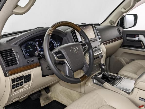 Toyota Land Cruiser 200 Series Рестайлинг 2 с пробегом 2015 года, цена 5 145 000 рублей, 152605 км, внедорожник, Автокод Объявления