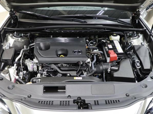 Lexus ES VII Рестайлинг 2 с пробегом 2025 года, цена 5 590 000 рублей, 5755 км, седан, Автокод Объявления