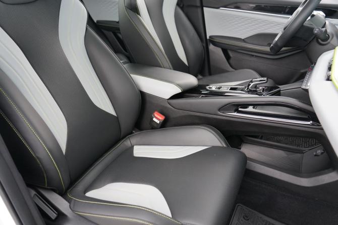 Geely Coolray I Рестайлинг с пробегом 2023 года, цена 2 290 000 рублей, 17000 км, внедорожник, Автокод Объявления