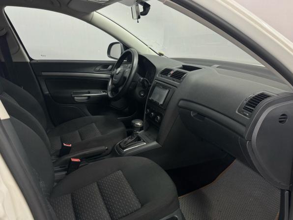 Skoda Octavia II (A5) Рестайлинг с пробегом 2012 года, цена 720 000 рублей, 234484 км, лифтбек, Автокод Объявления