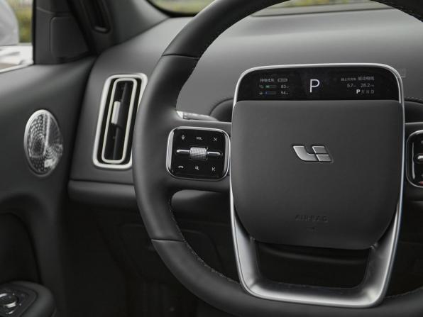 Новый Li Auto (Lixiang) L7 I Рестайлинг 2025 года, цена 10 690 000 рублей, внедорожник, Автокод Объявления