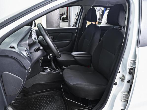 Renault Logan II Рестайлинг с пробегом 2021 года, цена 899 000 рублей, 72188 км, седан, Автокод Объявления