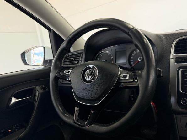 Volkswagen Polo V Рестайлинг с пробегом 2018 года, цена 989 000 рублей, 192420 км, седан, Автокод Объявления