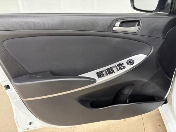Hyundai Solaris I Рестайлинг с пробегом 2016 года, цена 870 000 рублей, 200428 км, седан, Автокод Объявления
