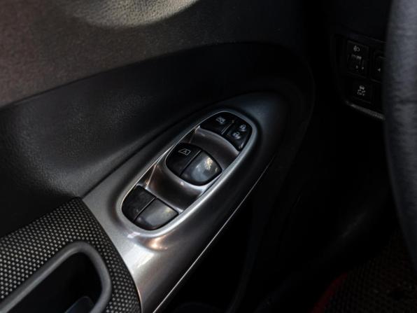 Nissan Juke I с пробегом 2012 года, цена 1 060 000 рублей, 124171 км, внедорожник, Автокод Объявления