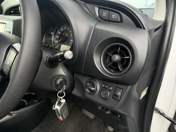Toyota Vitz III (XP130) Рестайлинг 2 с пробегом 2019 года, цена 1 050 000 рублей, 129878 км, хэтчбек, Автокод Объявления