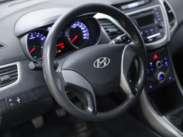 Hyundai Elantra V (MD) Рестайлинг с пробегом 2015 года, цена 950 000 рублей, 292158 км, седан, Автокод Объявления