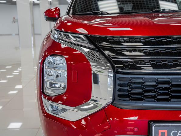 Mitsubishi Outlander IV с пробегом 2023 года, цена 3 946 000 рублей, 30556 км, внедорожник, Автокод Объявления