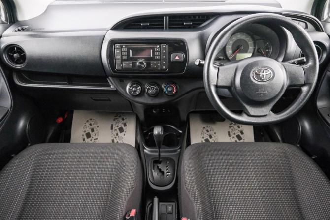 Toyota Vitz III (XP130) Рестайлинг 2 с пробегом 2017 года, цена 819 000 рублей, 95000 км, хэтчбек, Автокод Объявления