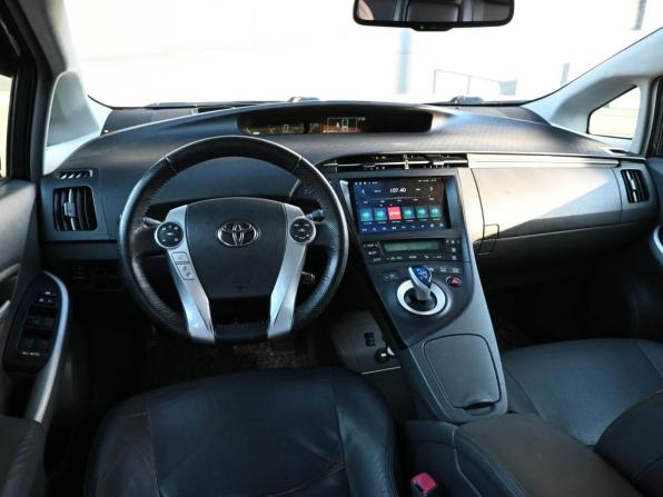 Toyota Prius III Рестайлинг (XW30) с пробегом 2011 года, цена 949 000 рублей, 367061 км, лифтбек, Автокод Объявления