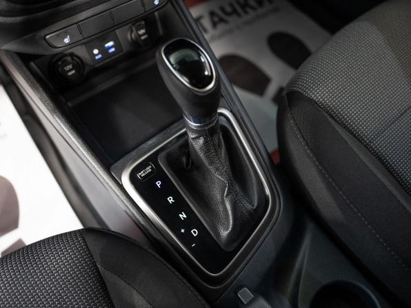Hyundai Solaris II с пробегом 2018 года, цена 1 235 500 рублей, 120874 км, седан, Автокод Объявления