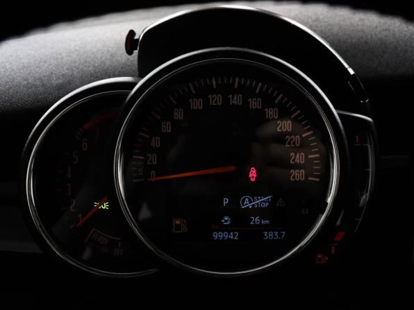 Mini Hatch III (F55/F56) Рестайлинг с пробегом 2021 года, цена 2 047 000 рублей, 99940 км, хэтчбек, Автокод Объявления