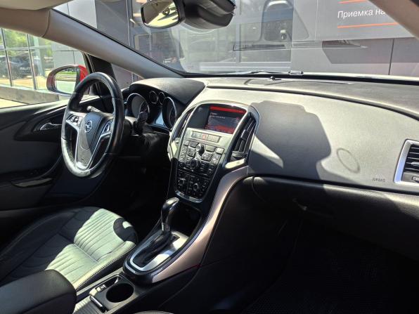 Opel Astra J Рестайлинг с пробегом 2015 года, цена 999 000 рублей, 146715 км, хэтчбек, Автокод Объявления