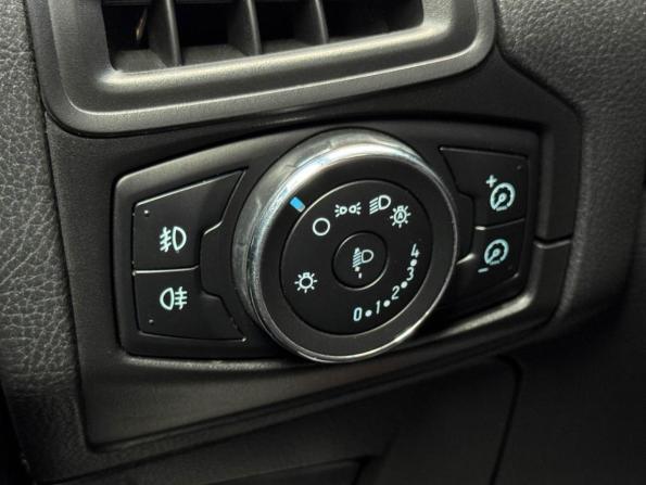 Ford Focus III с пробегом 2012 года, цена 999 000 рублей, 234331 км, седан, Автокод Объявления