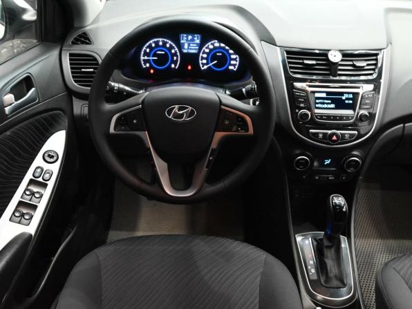 Hyundai Solaris I Рестайлинг с пробегом 2016 года, цена 1 100 000 рублей, 116807 км, седан, Автокод Объявления