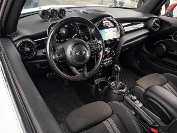 Mini Hatch III (F55/F56) с пробегом 2015 года, цена 2 180 000 рублей, 197504 км, хэтчбек, Автокод Объявления