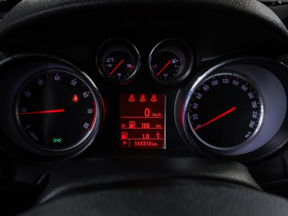 Opel Mokka I с пробегом 2014 года, цена 1 049 000 рублей, 144314 км, внедорожник, Автокод Объявления
