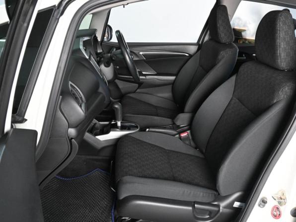 Honda Fit III Рестайлинг с пробегом 2017 года, цена 1 079 000 рублей, 150212 км, хэтчбек, Автокод Объявления