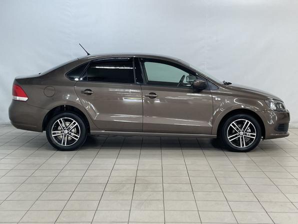 Volkswagen Polo V с пробегом 2015 года, цена 849 000 рублей, 223346 км, седан, Автокод Объявления