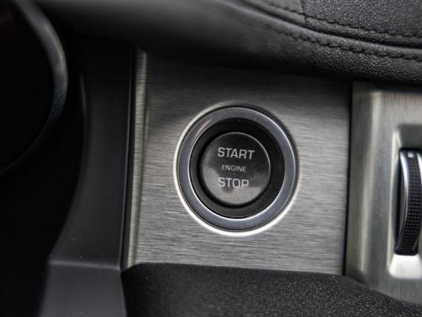 Land Rover Range Rover Evoque I Рестайлинг с пробегом 2015 года, цена 2 398 000 рублей, 177081 км, внедорожник, Автокод Объявления