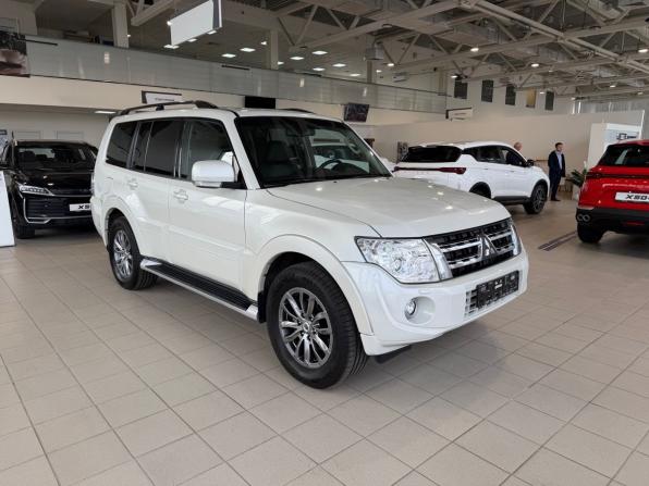 Mitsubishi Pajero IV Рестайлинг 1 с пробегом 2014 года, цена 2 455 900 рублей, 171526 км, внедорожник, Автокод Объявления