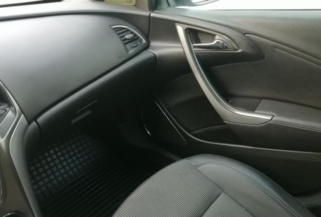 Opel Astra J с пробегом 2011 года, цена 540 000 рублей, 204853 км, хэтчбек, Автокод Объявления