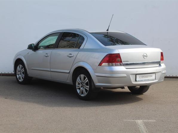 Opel Astra H Рестайлинг с пробегом 2012 года, цена 600 000 рублей, 163232 км, седан, Автокод Объявления