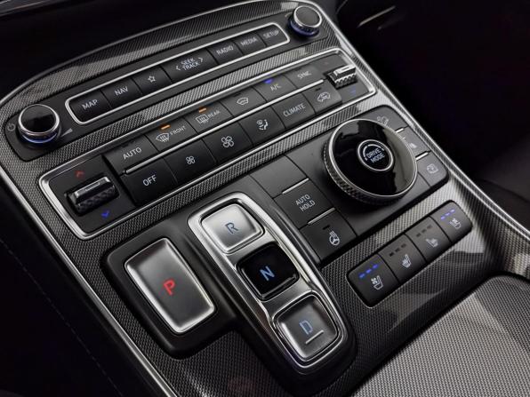 Hyundai Santa Fe IV Рестайлинг с пробегом 2021 года, цена 3 750 000 рублей, 45807 км, внедорожник, Автокод Объявления
