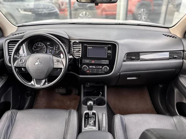 Mitsubishi Outlander III Рестайлинг 2 с пробегом 2016 года, цена 1 835 000 рублей, 181308 км, внедорожник, Автокод Объявления