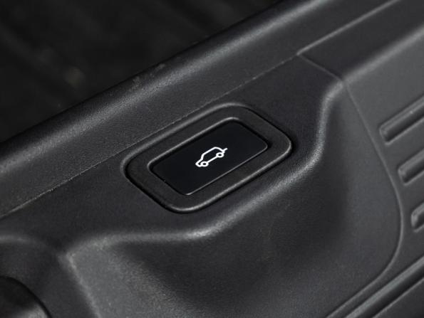Land Rover Range Rover IV Рестайлинг с пробегом 2021 года, цена 9 399 000 рублей, 34961 км, внедорожник, Автокод Объявления