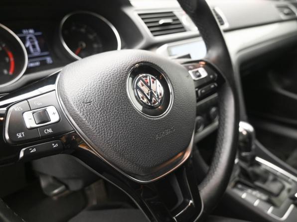 Volkswagen Passat B8 с пробегом 2016 года, цена 1 849 900 рублей, 240246 км, седан, Автокод Объявления