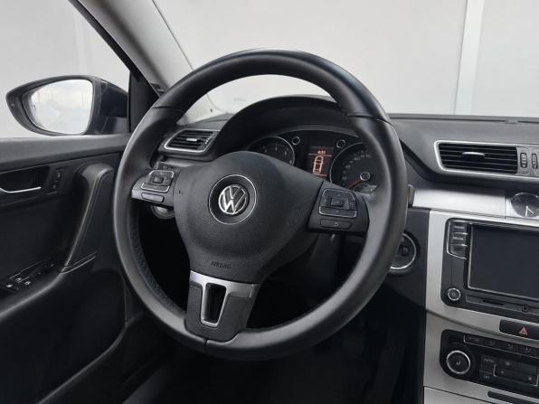 Volkswagen Passat B7 с пробегом 2011 года, цена 1 349 000 рублей, 101000 км, седан, Автокод Объявления